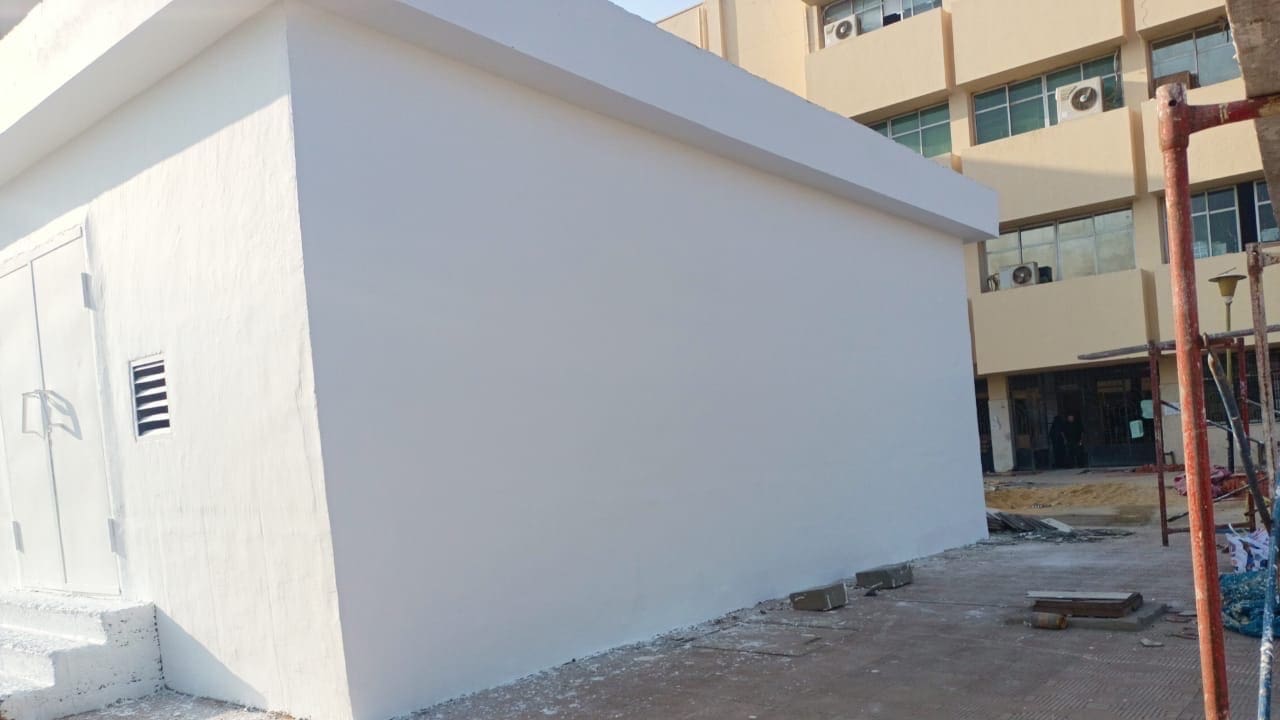 جامعة حلوان: تجميل غرف الكهرباء بالحرم الجامعي في إطار تحول الجامعة إلى جامعة خضراء صديقة للبيئة 1 665d2fd0 12fb 407b aa72 04d8b6bd81ca جامعة حلوان: تجميل غرف الكهرباء بالحرم الجامعي في إطار تحول الجامعة إلى جامعة خضراء صديقة للبيئة موقع في الجامعة