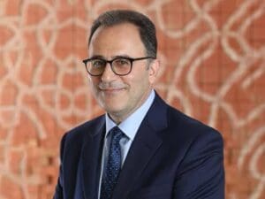 شروط القبول في الجامعة الأمريكية بالقاهرة 2025 3 الدكتور أحمد دلال رئيس الجامعة الأمريكية