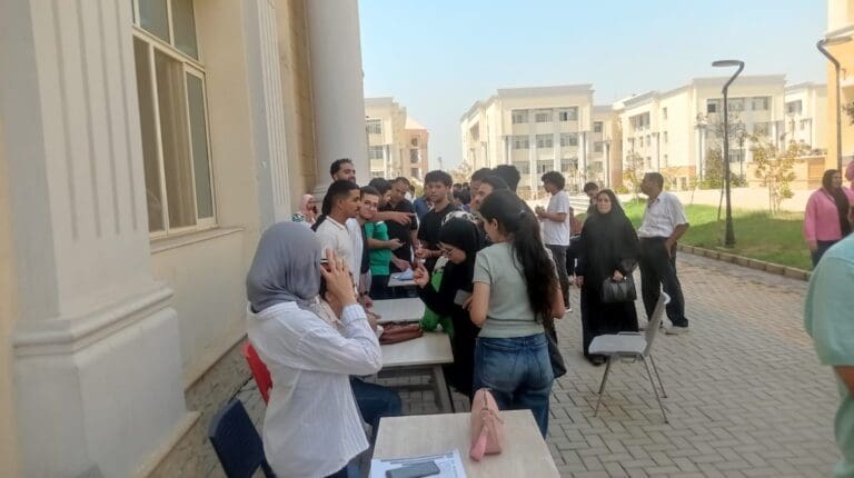 يعد زيادة الإقبال.. توجيه من رئيس جامعة حلوان الأهلية لاستقبال الطلاب 8 IMG 20240811 WA0052 يعد زيادة الإقبال.. توجيه من رئيس جامعة حلوان الأهلية لاستقبال الطلاب موقع في الجامعة