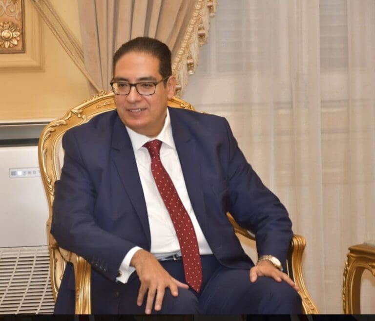 بدء فعاليات دورة تدريبية مكثفة بجامعة القاهرة للأئمة والواعظات بوزارة الأوقاف 2 IMG 20240909 WA0000 رئيس جامعة القاهرة بدء فعاليات دورة تدريبية مكثفة بجامعة القاهرة للأئمة والواعظات بوزارة الأوقاف موقع في الجامعة