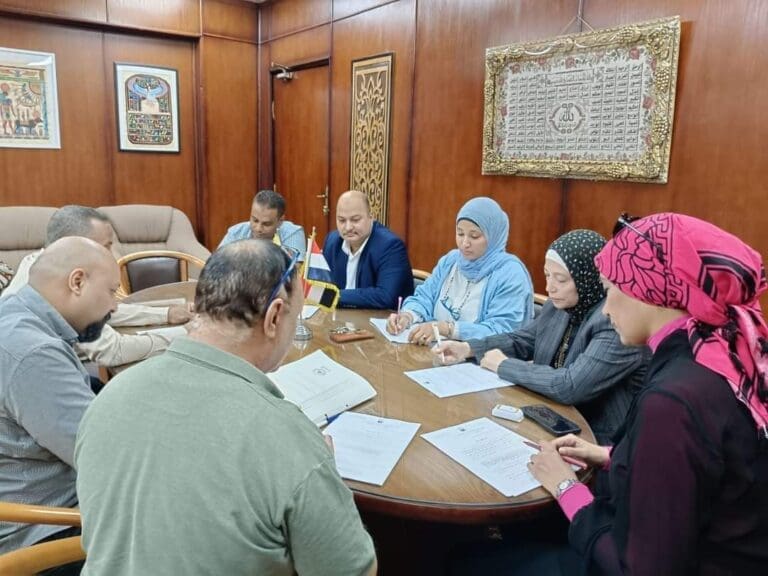 مجلس خدمة المجتمع وتنمية البيئة بجامعة الأقصر يوافق على تنفيذ مبادرة سلامتك تهمنا 14 1000313107 الفكرة مجلس خدمة المجتمع وتنمية البيئة بجامعة الأقصر يوافق على تنفيذ مبادرة سلامتك تهمنا موقع في الجامعة