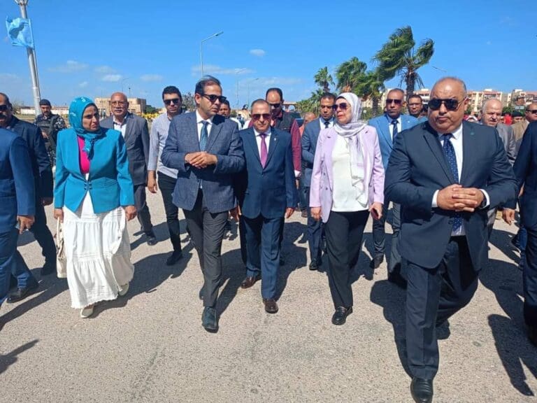 محافظ بورسعيد ورئيس جامعة بورسعيد: كلية التربية الرياضية صرح رياضي كبير وسنعمل سوياً على مواكبته للعالمية 5 1000313950 حلوان محافظ بورسعيد ورئيس جامعة بورسعيد: كلية التربية الرياضية صرح رياضي كبير وسنعمل سوياً على مواكبته للعالمية موقع في الجامعة