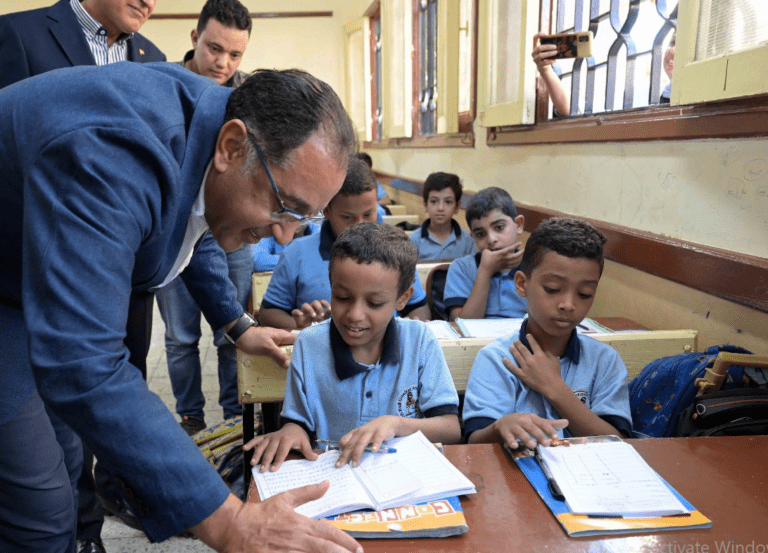 رئيس الوزراء يدير حواراً مع طلاب الأقصر حول تجربتي التقييمات الأسبوعية والفترة المسائية