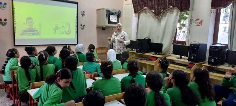 جامعة قناة السويس تنظم برنامجا تدريبيا حول الغذاء الصحي وأثره على التحصيل الدراسي