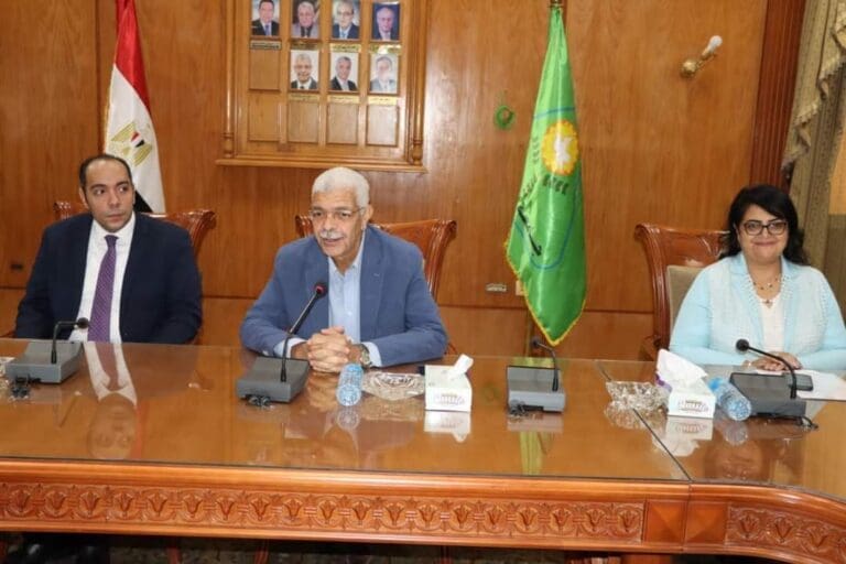 رئيس جامعة المنوفية يستقبل نائب المحافظ ويناقشان سبل تعزيز التعاون لخدمة العملية التعليمية بالجامعة الأهلية 7 FB IMG 1729094718505 الباطنة رئيس جامعة المنوفية يستقبل نائب المحافظ ويناقشان سبل تعزيز التعاون لخدمة العملية التعليمية بالجامعة الأهلية موقع في الجامعة