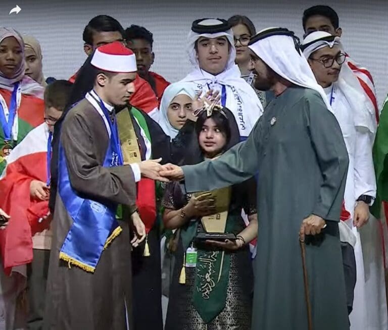 الطالب «الأزهري» محمد أحمد حسن بطلاً لأصحاب الهمم في الموسم الثامن من «تحدي القراءة العربي» 6 IMG 20241023 WA0026 المحاكم الطالب «الأزهري» محمد أحمد حسن بطلاً لأصحاب الهمم في الموسم الثامن من «تحدي القراءة العربي» موقع في الجامعة