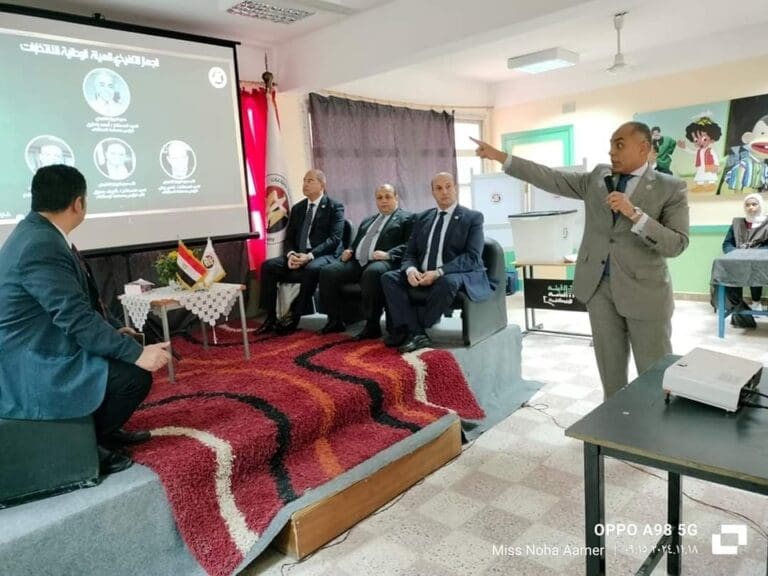 لتنمية الوعي الانتخابي.. ندوة بإدارة العبور التعليمية للعاملين والطلاب 18 لتنمية الوعي الانتخابي.. ندوة بإدارة العبور التعليمية للعاملين والطلاب