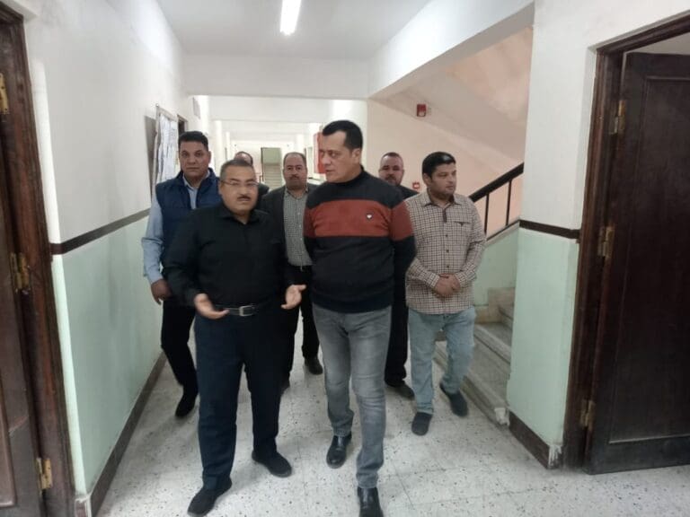 إحالة مديري مدرستين البلينا الثانوية التجارية وخالد بن الوليد للتعليم للتحقيق بسوهاج.. مفاجأة في أسباب القرار 19 إحالة مديري مدرستين البلينا الثانوية التجارية وخالد بن الوليد للتعليم للتحقيق بسوهاج.. مفاجأة في أسباب القرار