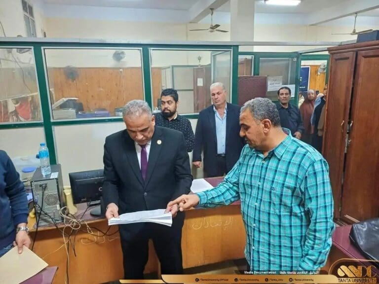 رئيس جامعة طنطا يتفقد غرفة العمليات الرئيسية لانتخابات الاتحادات 2 1731608669210 السعودية رئيس جامعة طنطا يتفقد غرفة العمليات الرئيسية لانتخابات الاتحادات موقع في الجامعة
