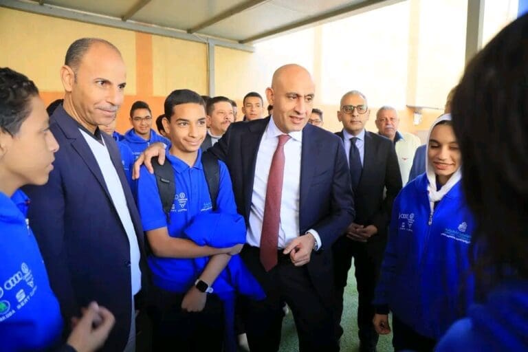 أجرى حوارا أبويا.. وزير التربية والتعليم يزور مدرسة "فولكس فاچن للتكنولوجيا التطبيقية" 13 1732536567867 الفيوم أجرى حوارا أبويا.. وزير التربية والتعليم يزور مدرسة "فولكس فاچن للتكنولوجيا التطبيقية" موقع في الجامعة