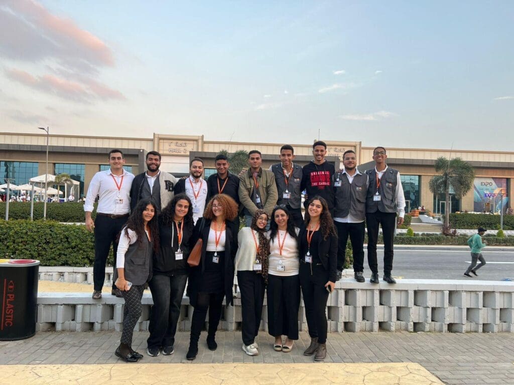 بعد تميزهم بالمنتدى الحضري العالمي..الجامعة المصرية الصينية تتلقى إشادة من أكبر شركات الإتصالات بإفريقيا بمستوى طلاب كلية الحاسبات 3 الجامعة المصرية الصينية