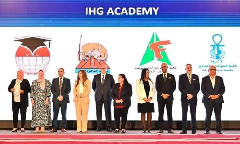 كلية السياحة والفنادق جامعة مدينة السادات تشارك باحتفالية التدريب الموحده بمجموعة فنادق انتركونتيننتال 8 FB IMG 1730576663593 الأزهر كلية السياحة والفنادق جامعة مدينة السادات تشارك باحتفالية التدريب الموحده بمجموعة فنادق انتركونتيننتال موقع في الجامعة