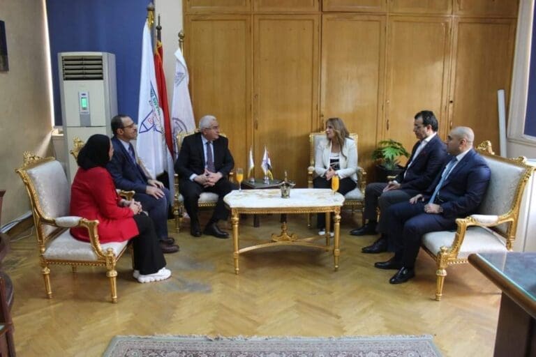 سفير أذربيجان في ضيافة كلية الآداب جامعة عين شمس.. تفاصيل 14 FB IMG 1731960778344 الأكاديمية سفير أذربيجان في ضيافة كلية الآداب جامعة عين شمس.. تفاصيل موقع في الجامعة