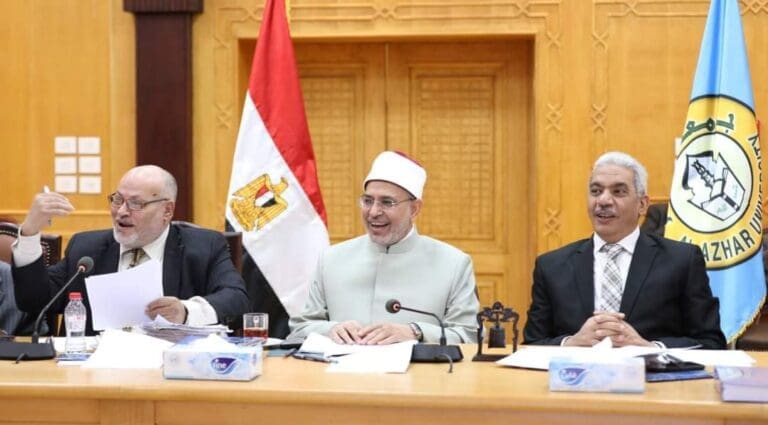 قرار من مجلس جامعة الأزهر بشأن تحري الفتوى وعدم الاستماع إلى الآراء الفقهية الشاذة.. تفاصيل 7 FB IMG 1732481177818 المنوفية قرار من مجلس جامعة الأزهر بشأن تحري الفتوى وعدم الاستماع إلى الآراء الفقهية الشاذة.. تفاصيل موقع في الجامعة