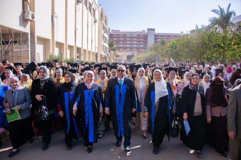 محمد حسين: القيادة السياسية مهتمة بتعزيز القدرات المادية والبشرية بمنظومات الخدمات الصحية 26 IMG 20241120 WA0130 طب محمد حسين: القيادة السياسية مهتمة بتعزيز القدرات المادية والبشرية بمنظومات الخدمات الصحية موقع في الجامعة