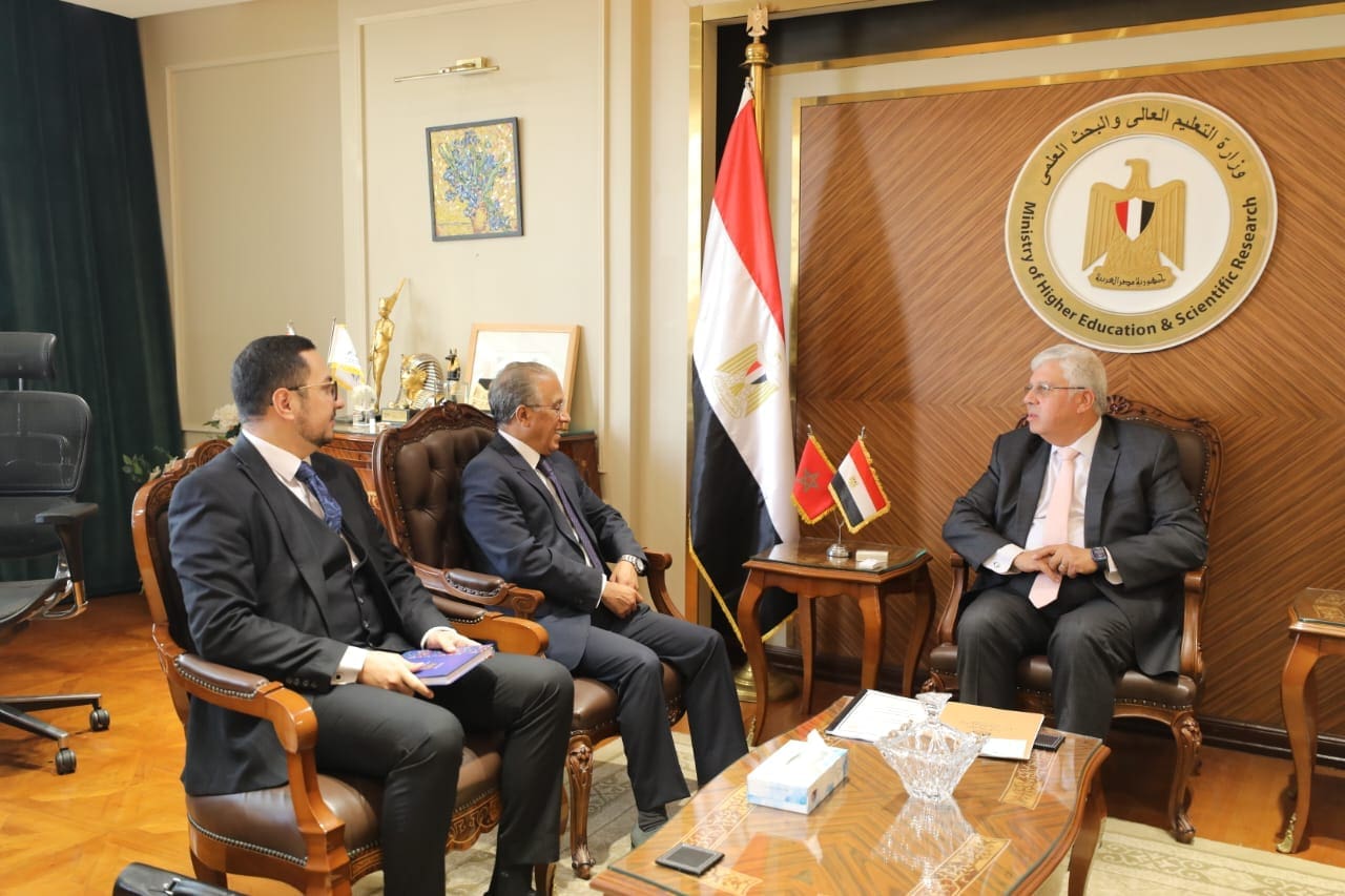 وزير التعليم العالي يستقبل سفير المغرب لبحث تعزيز العلاقات الأكاديمية والبحثية بين الجانبين 1 وزير التعليم العالي يستقبل سفير المغرب لبحث تعزيز العلاقات الأكاديمية والبحثية بين الجانبين