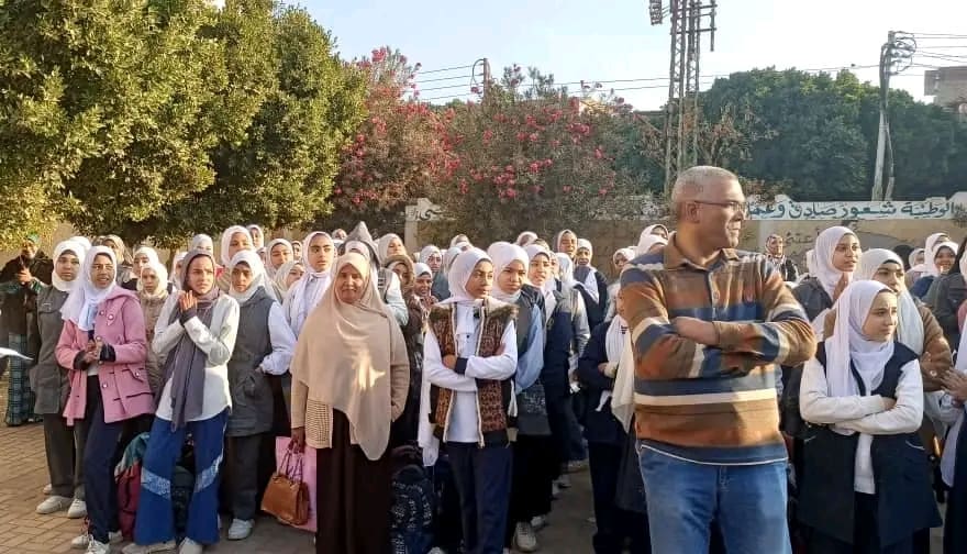 مواعيد وشروط تلقي استمارة إعارات المعلمين للعام الجديد بالقاهرة 1 فيديو: مدرسة باصونة الإعدادية تكرم طلاب الإذاعة المدرسية المتميزين