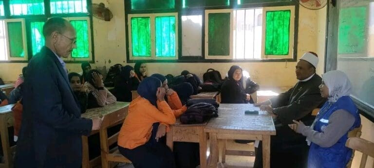 أستاذ بآداب القاهرة يطرح 5 تساؤلات حول البكالرويا: لماذا الاستعجال؟ 17 صور:لمجابهة التطرف والإلحاد.. تعليم الوادى الجديد يستأنف حلقاته بالمدارس