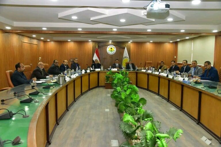 إنجازات بارزة وتوجيهات مشددة بجامعة الوادي الجديد خلال مجلسها الشهري 19 1735308033192 وزير التعليم العالي إنجازات بارزة وتوجيهات مشددة بجامعة الوادي الجديد خلال مجلسها الشهري موقع في الجامعة