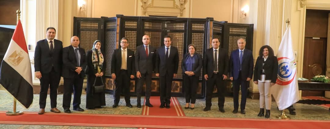 الصحة وجامعة عين شمس توقعان بروتوكول تعاون لتحسين خدمات طب الأسنان وتدريب الكوادر الطبية 1 FB IMG 1735026583331 الصحة الصحة وجامعة عين شمس توقعان بروتوكول تعاون لتحسين خدمات طب الأسنان وتدريب الكوادر الطبية موقع في الجامعة