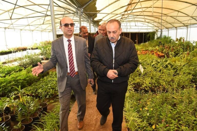 المنشاوي واللواء هشام أبو النصر يتفقدان المزارع والوحدات الإنتاجية المختلفة بزراعة أسيوط 22 FB IMG 1735664035115 رئيس جامعة بورسعيد المنشاوي واللواء هشام أبو النصر يتفقدان المزارع والوحدات الإنتاجية المختلفة بزراعة أسيوط موقع في الجامعة
