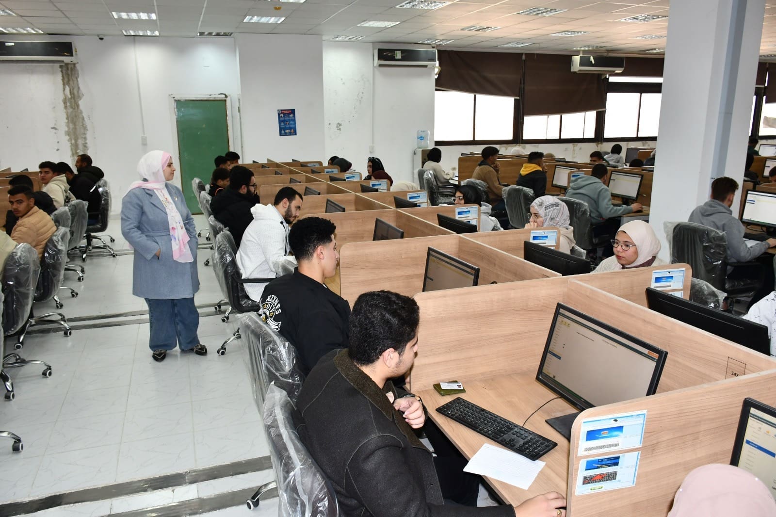 241 طالب وطالبة يؤدون امتحانات نهاية الفصل الدراسي الأول اليوم بكلية الصيدلة جامعة الإسماعيلية الجديدة الأهلية 1 c455b897 00d2 48fe 8442 fd48c0fd0f9b جامعة الإسماعيلية الجديدة 241 طالب وطالبة يؤدون امتحانات نهاية الفصل الدراسي الأول اليوم بكلية الصيدلة جامعة الإسماعيلية الجديدة الأهلية موقع في الجامعة