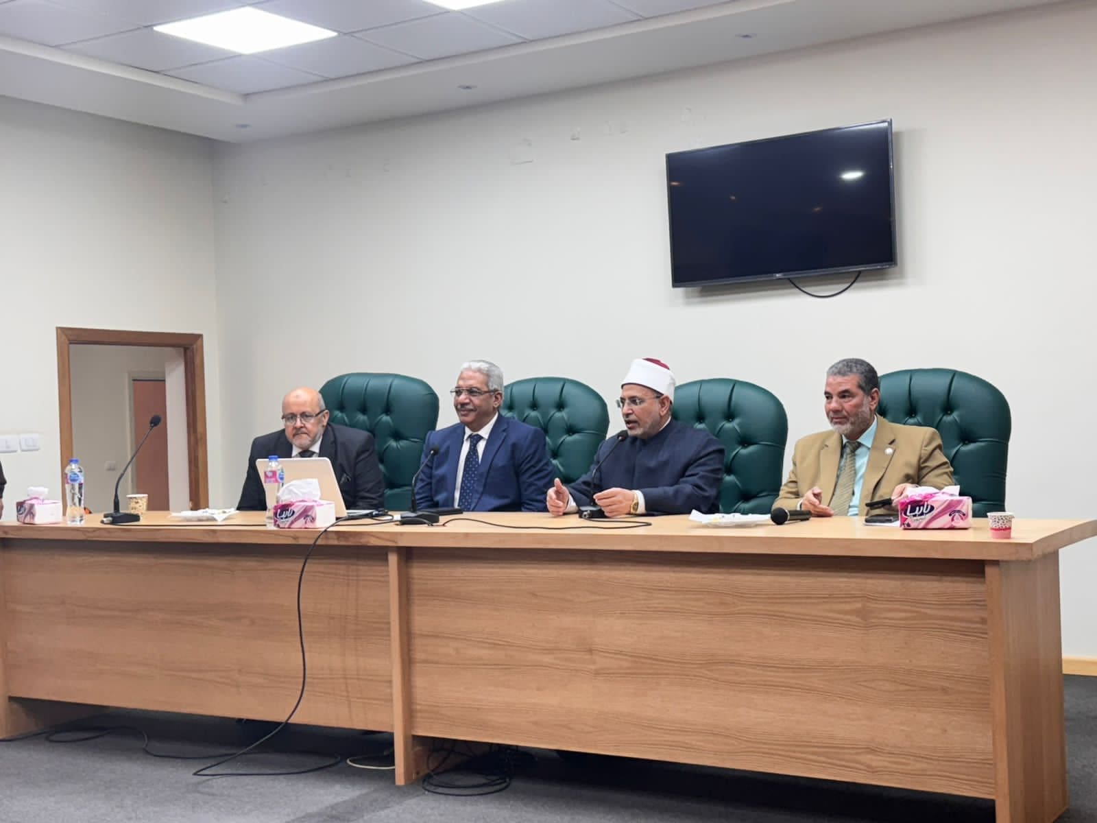 بحضور رئيس جامعة الأزهر ونائبه .. اختتام دورة إعداد باحث في الإعجاز العلمي في القرآن الكريم والسنة النبوية 1 e037787b 7e3f 4353 be02 524a044a698e جامعة الأزهر بحضور رئيس جامعة الأزهر ونائبه .. اختتام دورة إعداد باحث في الإعجاز العلمي في القرآن الكريم والسنة النبوية موقع في الجامعة