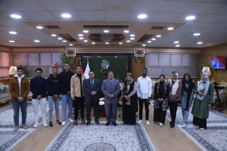 رئيس جامعة جنوب الوادي لفريق نوارة: الجامعة تعمل على اكتشاف المبدعين ودعمهم ماديا ومعنويا- صور 24 جامعة جنوب الوادي جامعة الأزهر رئيس جامعة جنوب الوادي لفريق نوارة: الجامعة تعمل على اكتشاف المبدعين ودعمهم ماديا ومعنويا- صور موقع في الجامعة