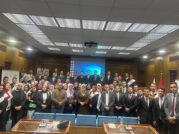 وفد طلابي بجامعة أسيوط يشارك في البرنامج التدريبي للأكاديمية الوطنية لمكافحة الفساد 8 طلاب جامعة أسيوط في الرقابة النعماني وفد طلابي بجامعة أسيوط يشارك في البرنامج التدريبي للأكاديمية الوطنية لمكافحة الفساد موقع في الجامعة