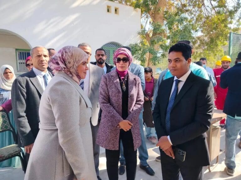 رئيس جامعة الأقصر تتفقد سير الامتحانات بكليتي الفنون الجميلة والألسن 1 1736783153112 1 الأقصر رئيس جامعة الأقصر تتفقد سير الامتحانات بكليتي الفنون الجميلة والألسن موقع في الجامعة