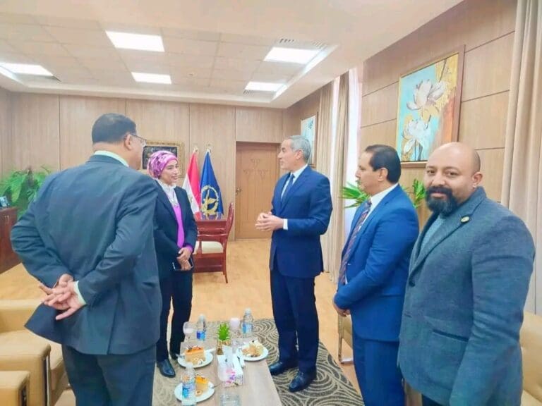 رئيس جامعة الأقصر تهنئ مدير الأمن والقيادات الشرطية بمناسبة بعيدهم 73 4 1737980876483 تعليم الوادي رئيس جامعة الأقصر تهنئ مدير الأمن والقيادات الشرطية بمناسبة بعيدهم 73 موقع في الجامعة