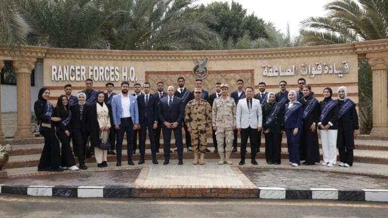 طلاب جامعة النهضة يشاركون في زيارة لطلبة الجامعات إلى قيادة قوات الصاعقة 12 363c1049 12c9 4dcb 8fc3 bc87efb9be07 التجمع طلاب جامعة النهضة يشاركون في زيارة لطلبة الجامعات إلى قيادة قوات الصاعقة موقع في الجامعة