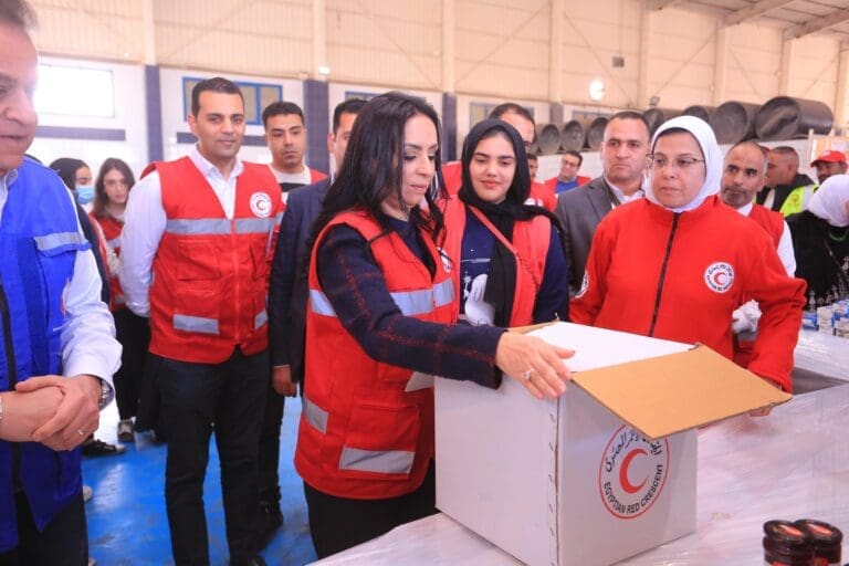 خلال زيارتها لشمال سيناء .. تصريح هام من وزيرة التضامن بشأن آلية إدخال المساعدات الإنسانية لقطاع غزة 22 474058874 1123763036460782 5232183695308279604 n التجمع خلال زيارتها لشمال سيناء .. تصريح هام من وزيرة التضامن بشأن آلية إدخال المساعدات الإنسانية لقطاع غزة موقع في الجامعة