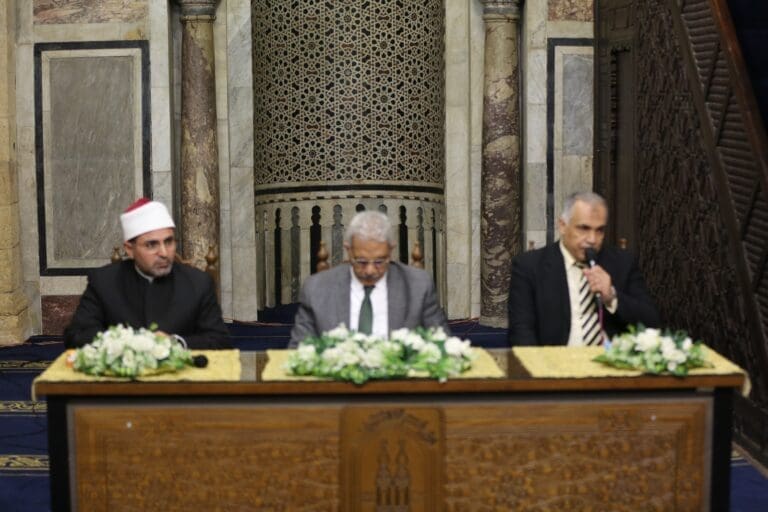 بعد جدل "قانون المسؤولية الطبية".. نائب رئيس جامعة الأزهر: الطبيب الذي يؤدي عمله بإتقان لا يُسأل شرعًا إن وقع ضرر دون قصد 35 9c066c80 ce1b 4252 bcc0 b6a384b399d1 التعليم العالي بعد جدل "قانون المسؤولية الطبية".. نائب رئيس جامعة الأزهر: الطبيب الذي يؤدي عمله بإتقان لا يُسأل شرعًا إن وقع ضرر دون قصد موقع في الجامعة