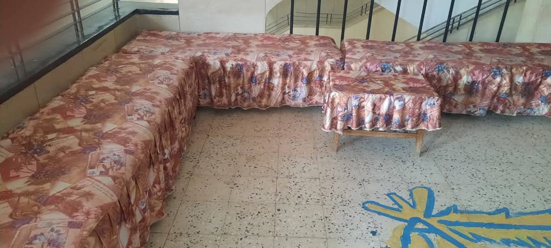 أنتجوا كنب بلدي.. شاهد قطاع المدن بأسيوط يُبدع في إعادة تدوير المخلفات الصلب 1 FB IMG 1735990427148 قطاع المدن بأسيوط أنتجوا كنب بلدي.. شاهد قطاع المدن بأسيوط يُبدع في إعادة تدوير المخلفات الصلب موقع في الجامعة