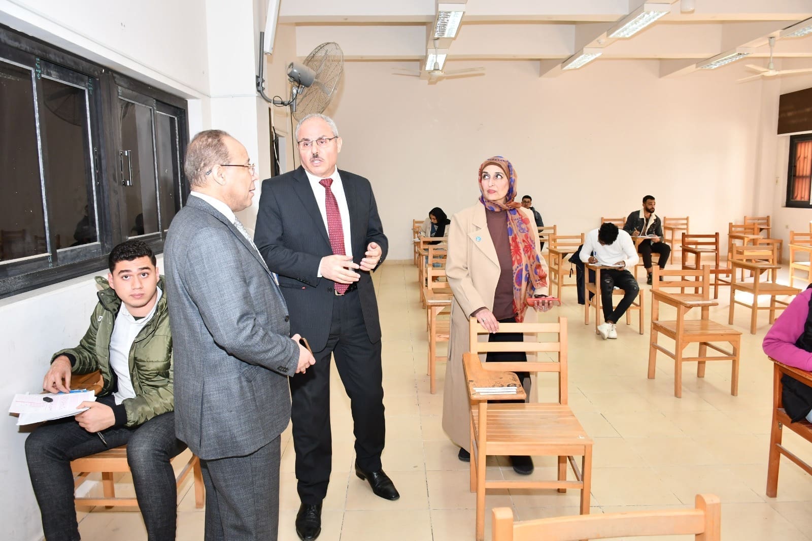 رئيس جامعة قناة السويس يتفقد لجان امتحانات كلية السياحة والفنادق 1 c8904943 0f6b 4e2c b7f0 eae7b1e15b1e جامعة قناة السويس رئيس جامعة قناة السويس يتفقد لجان امتحانات كلية السياحة والفنادق موقع في الجامعة