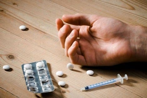 بعد حادث الأقصر.. الصحة تحذر الطلاب من آثار تعاطي المخدرات وانتشارها جريمة 7 الصحة وزير الصحة بعد حادث الأقصر.. الصحة تحذر الطلاب من آثار تعاطي المخدرات وانتشارها جريمة موقع في الجامعة