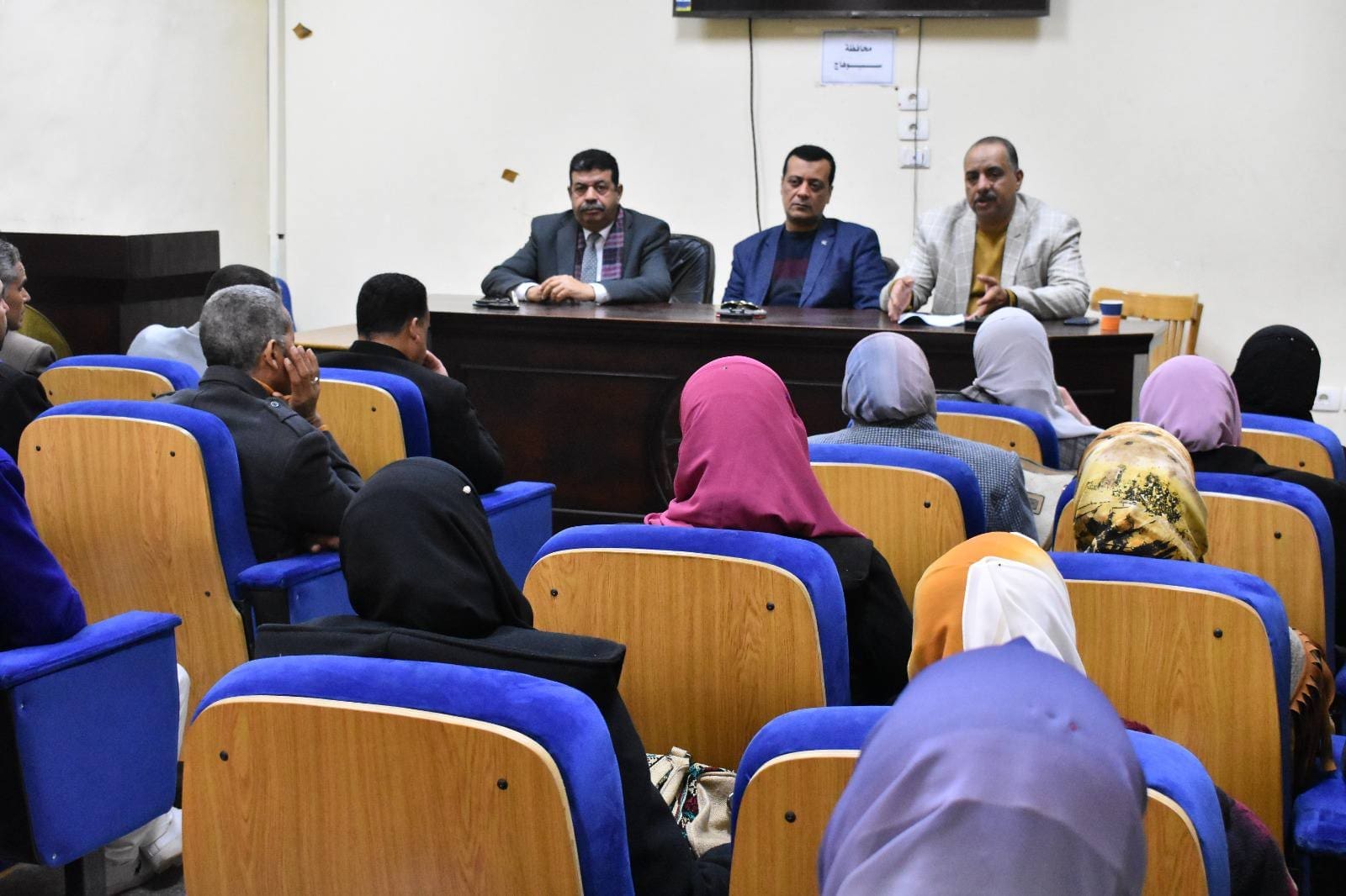 تعليم سوهاج تواصل الاستعداد لامتحانات نصف العام الدراسي للمدارس الرسمية والمتميزة للغات 1 تعليم سوهاج 1 تعليم تعليم سوهاج تواصل الاستعداد لامتحانات نصف العام الدراسي للمدارس الرسمية والمتميزة للغات موقع في الجامعة