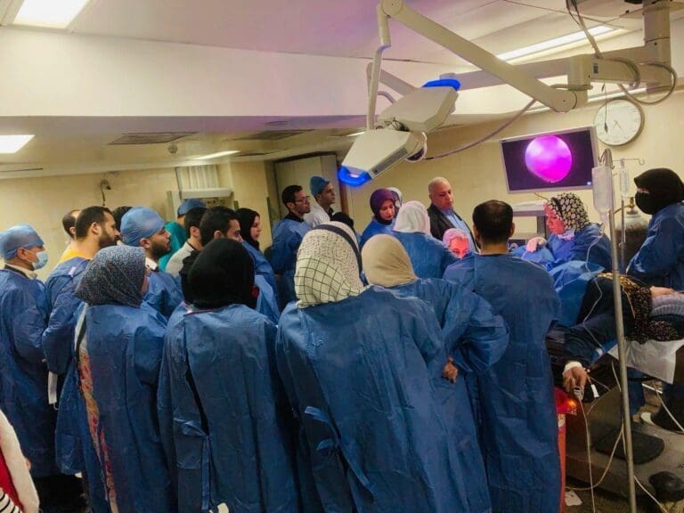 قسم النساء والتوليد جامعة سوهاج: إجراء 20 عملية بمناظير الرحم التشخيصية خلال ورشة عمل 16 جامعة سوهاج وزير الصحة قسم النساء والتوليد جامعة سوهاج: إجراء 20 عملية بمناظير الرحم التشخيصية خلال ورشة عمل موقع في الجامعة