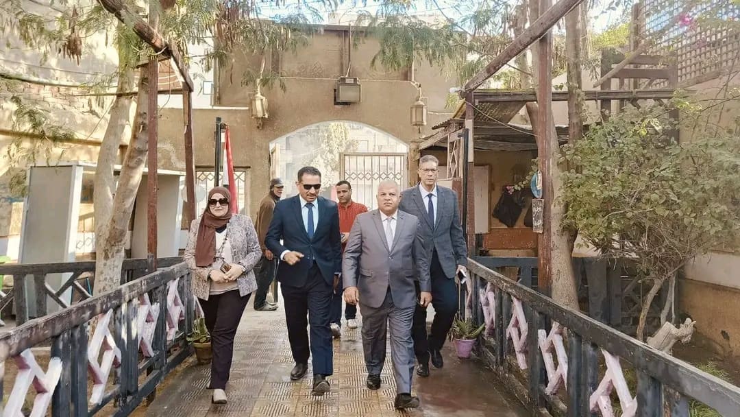 مدير التفتيش والرقابة بوزارة التعليم يشيد بإدارات الفيوم.. وتوجيهات حاسمة للعاملين 1 1739100688187 مدير مدير التفتيش والرقابة بوزارة التعليم يشيد بإدارات الفيوم.. وتوجيهات حاسمة للعاملين موقع في الجامعة