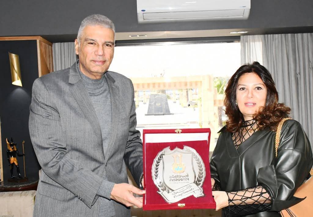 محافظ أسوان يكرم رئيس جامعة مدينة السادات ضيوف المؤتمر الدولي لكلية السياحة والفنادق 1 FB IMG 1740207991652 محافظ محافظ أسوان يكرم رئيس جامعة مدينة السادات ضيوف المؤتمر الدولي لكلية السياحة والفنادق موقع في الجامعة