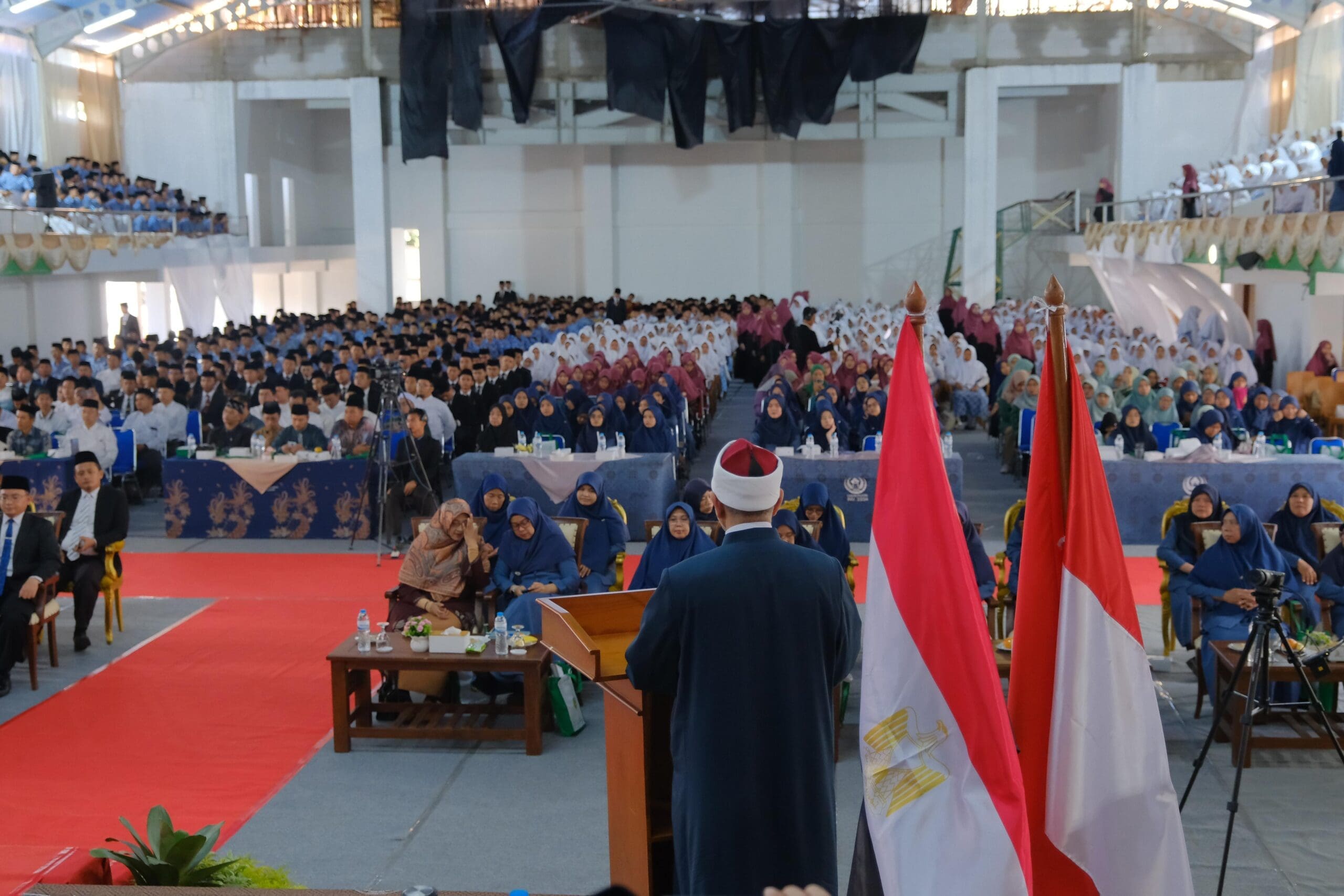 رئيس جامعة الأزهر يزور معهد دار النجاح في إندونيسيا ويؤكد: الأمم المتقدمة هي التي تنتج المعرفة 1 d230ea87 517a 48f5 93d2 5fdadbbef7df scaled جامعة الأزهر رئيس جامعة الأزهر يزور معهد دار النجاح في إندونيسيا ويؤكد: الأمم المتقدمة هي التي تنتج المعرفة موقع في الجامعة