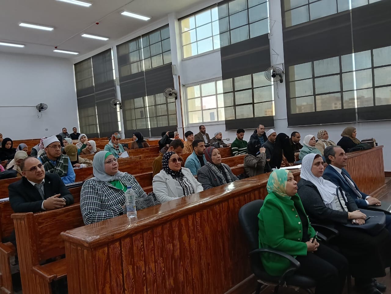 انعقاد المؤتمر البيئي الأول لمعهد الدراسات الأفروآسيوية للدراسات العليا بعنوان "نحو بيئة مستدامة" 1 f5b358bb 4714 454c bb79 6f6d2e14b523 لمعهد الدراسات الأفروآسيوية انعقاد المؤتمر البيئي الأول لمعهد الدراسات الأفروآسيوية للدراسات العليا بعنوان "نحو بيئة مستدامة" موقع في الجامعة