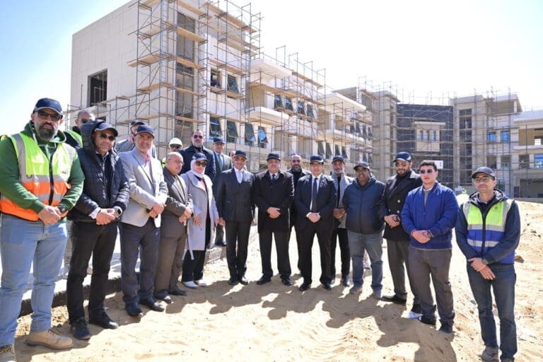 جولة تفقدية لرئيس جامعة القاهرة لمتابعة أعمال أكبر مجمع طبى لعلاج الأطفال ب 6 أكتوبر 8 5029b729 ef88 48df 8852 bb2bce47337c التعليم العالي جولة تفقدية لرئيس جامعة القاهرة لمتابعة أعمال أكبر مجمع طبى لعلاج الأطفال ب 6 أكتوبر موقع في الجامعة