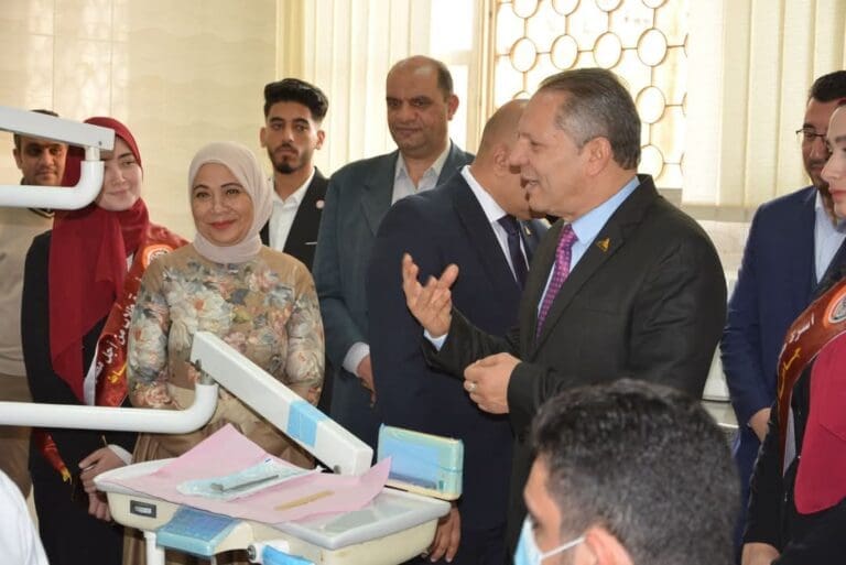 المتولي يدشن مبادرة "صحتك من صحة أسنانك" للكشف المجانى على الطلاب 1 669 المتولي يدشن مبادرة "صحتك من صحة أسنانك" للكشف المجانى على الطلاب موقع في الجامعة