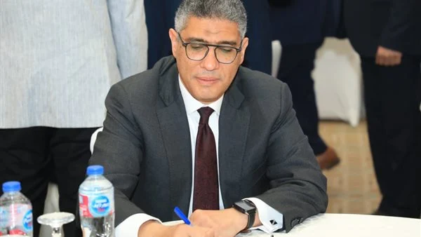 محافظ الجيزة يعتمد ترقية 39 معلمًا وأخصائيًا في دفعة جديدة من الكفاءات التعليمية 3 875 تعليم محافظ الجيزة يعتمد ترقية 39 معلمًا وأخصائيًا في دفعة جديدة من الكفاءات التعليمية موقع في الجامعة