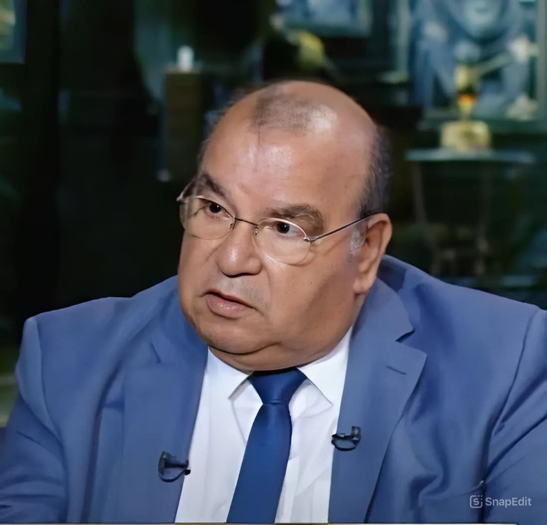 الكاتب الصحفي رفعت فياض يتحدث عن أزمات المنطقة فى ندوة بمعاهد أبو قير 1 IMG 20250309 WA0008 الكاتب الصحفي رفعت فياض يتحدث عن أزمات المنطقة فى ندوة بمعاهد أبو قير موقع في الجامعة