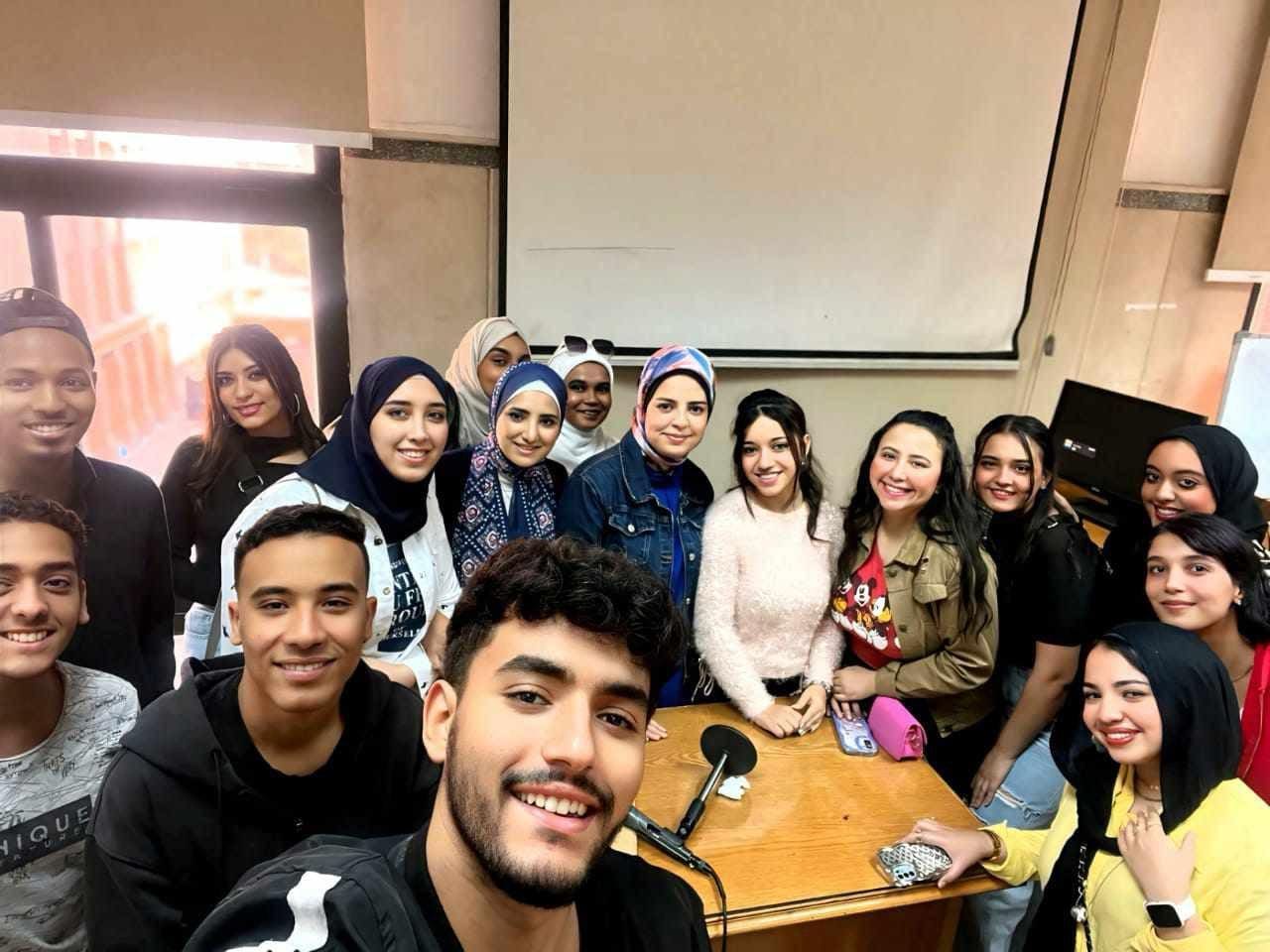 التغيير السريع للعالم الأخضر... طلاب إعلام القاهرة يطلقون حملة "جرينوڤير" لتشجيعهم على تبني أنماط تنقل صديقة للبيئة 1 IMG 20250325 WA0016 قسم العلاقات العامة والإعلان التغيير السريع للعالم الأخضر... طلاب إعلام القاهرة يطلقون حملة "جرينوڤير" لتشجيعهم على تبني أنماط تنقل صديقة للبيئة موقع في الجامعة