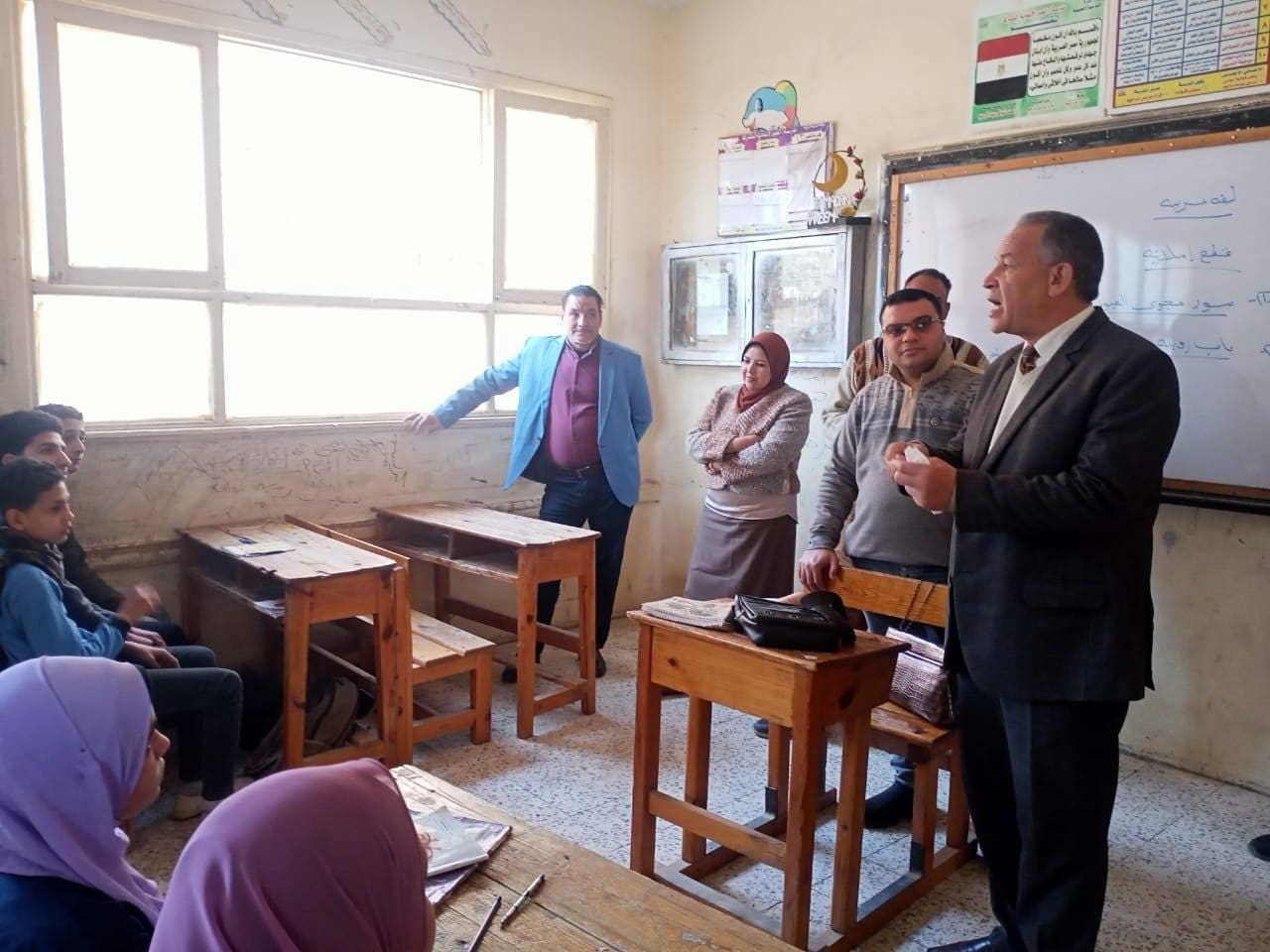 استبعاد قيادة مدرسة بأسيوط وإحالته للتحقيق: إهمال في النظافة والصيانة 1 أسيوط مدرسة استبعاد قيادة مدرسة بأسيوط وإحالته للتحقيق: إهمال في النظافة والصيانة موقع في الجامعة