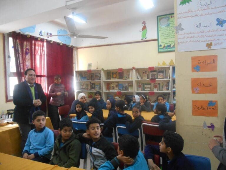 لتعزيز قيم الولاء لدى الطلاب.. جامعة السويس تنظم ندوة تثقيفية بمدرسة عباس العقاد الابتدائية 1 مدارس السويس جامعة لتعزيز قيم الولاء لدى الطلاب.. جامعة السويس تنظم ندوة تثقيفية بمدرسة عباس العقاد الابتدائية موقع في الجامعة